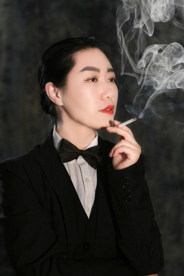 女生怎么拍男人装风格艺术照-5.jpg