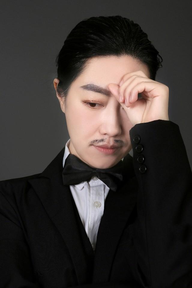 女生怎么拍男人装风格艺术照-2.jpg