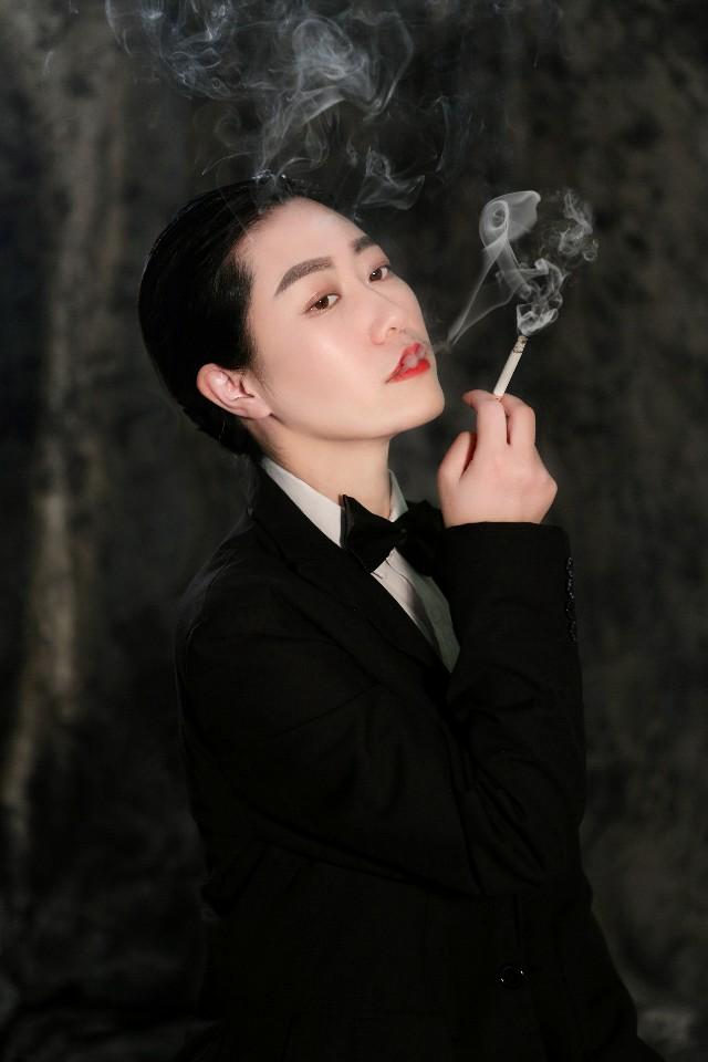 女生怎么拍男人装风格艺术照-6.jpg