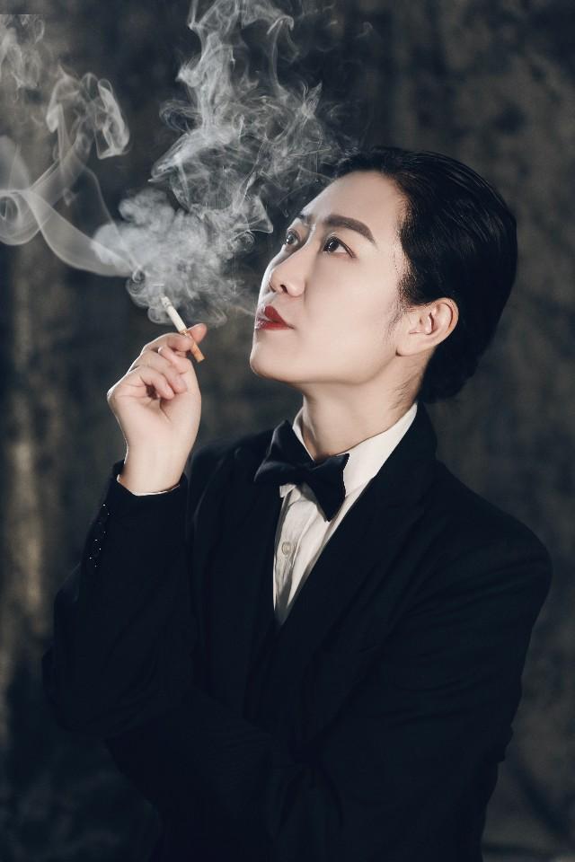 女生怎么拍男人装风格艺术照-7.jpg