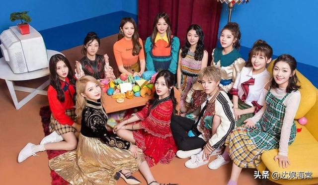 创家族三代同框惹争议，火女不是C位，硬糖边缘位，r1se站中间？-1.jpg