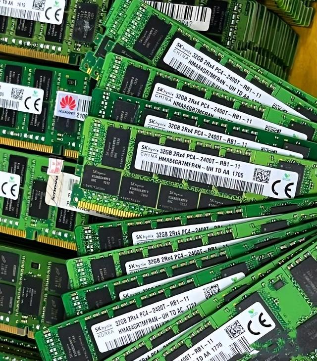 又是熊孩子！老父亲珍藏的50块SSD被10岁儿子当场“物理折叠”-3.jpg