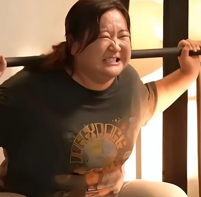 消失春晚3年，退出综艺节目，瘦下来的贾玲，如今怎么样了？-24.jpg