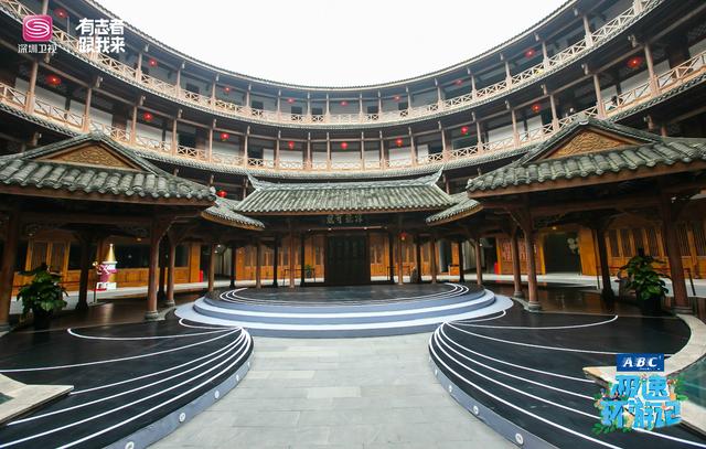 李如儒高秋梓海铃寻找古韵客家，打卡《大鱼海棠》同款“土楼”-14.jpg