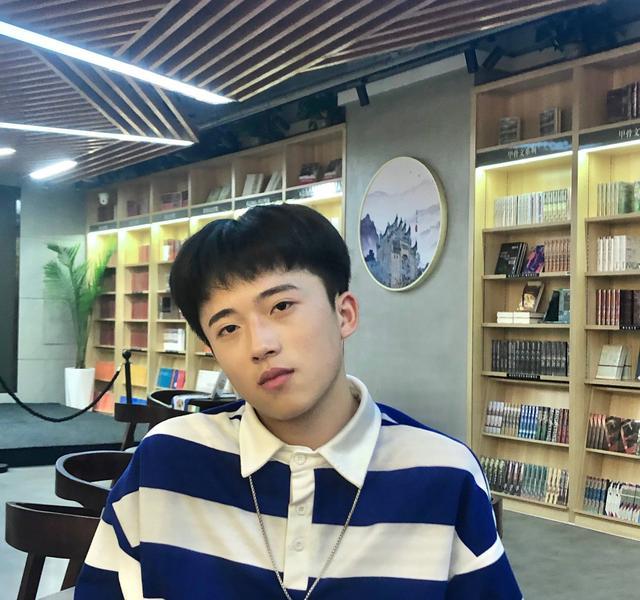 抵制小鲜肉娘炮过后，“女装大佬”康雅雅账号被封，网友：不理解-1.jpg