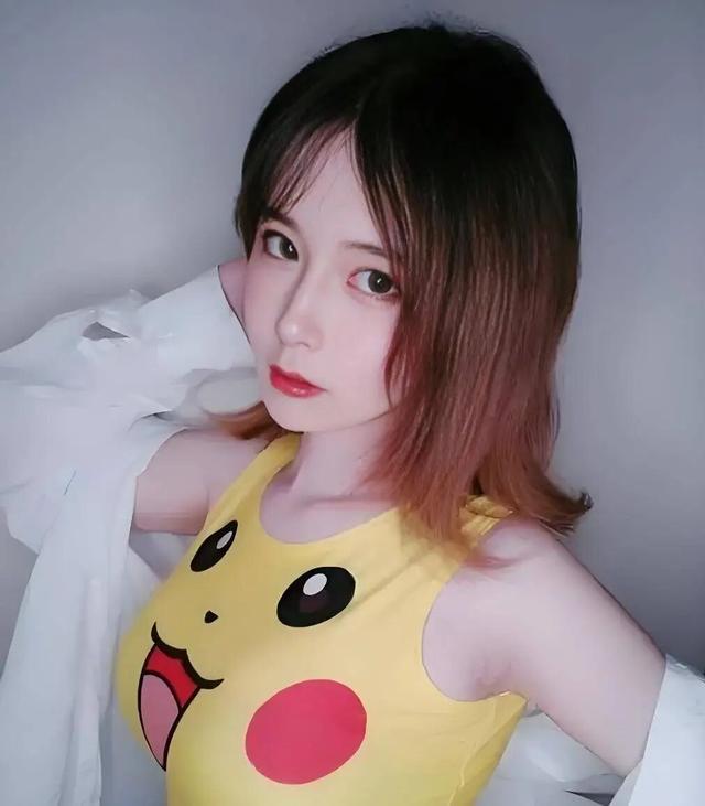 先天男娘圣体？盘点5位性感娇媚的女装大佬，凭啥成为圈内顶流-5.jpg