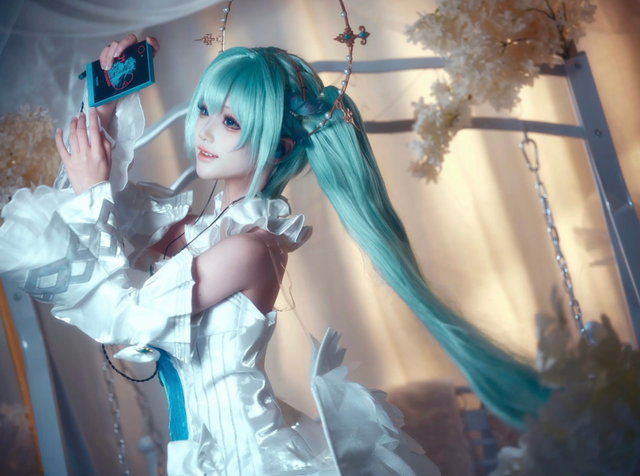 蓝调双马尾登场，星海贝 × 二次元联名初音 cos，还原世界第一公主殿下澄澈灵气-4.jpg