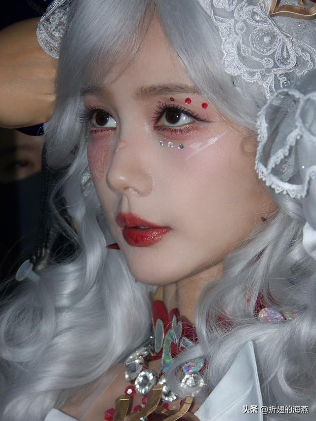 李一桐纯白玫瑰，二次元cos「暮色玫影·艾丽娅」。-7.jpg