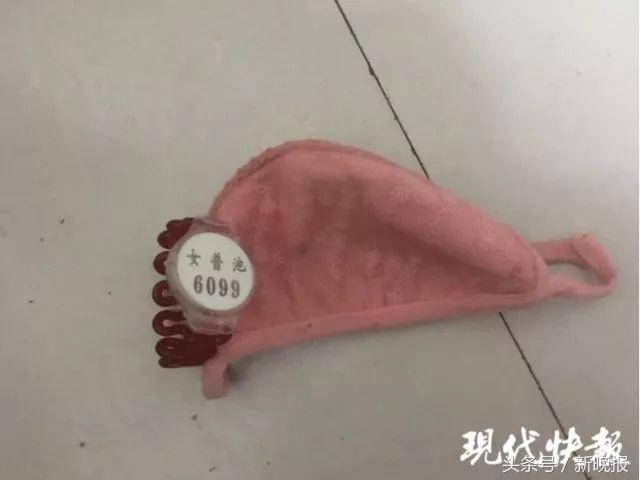 一男子扮女装混进女澡堂！更衣室里不脱衣，只顾两眼放光……-3.jpg