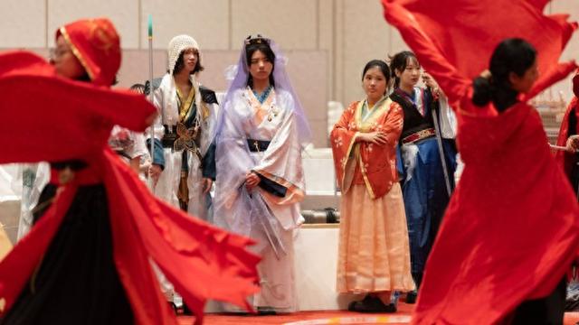 【城事】国风Cosplay“燃”动上海：一场属于二次元年轻人的双向奔赴-1.jpg