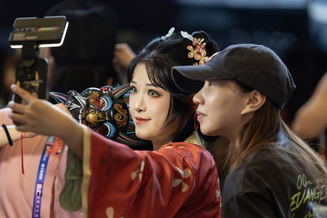 【城事】国风Cosplay“燃”动上海：一场属于二次元年轻人的双向奔赴-11.jpg